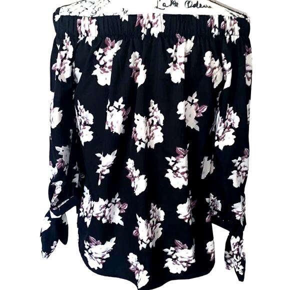 TIME TO BLOOM black flowered stretch collar top Small - Picture 2 of 5